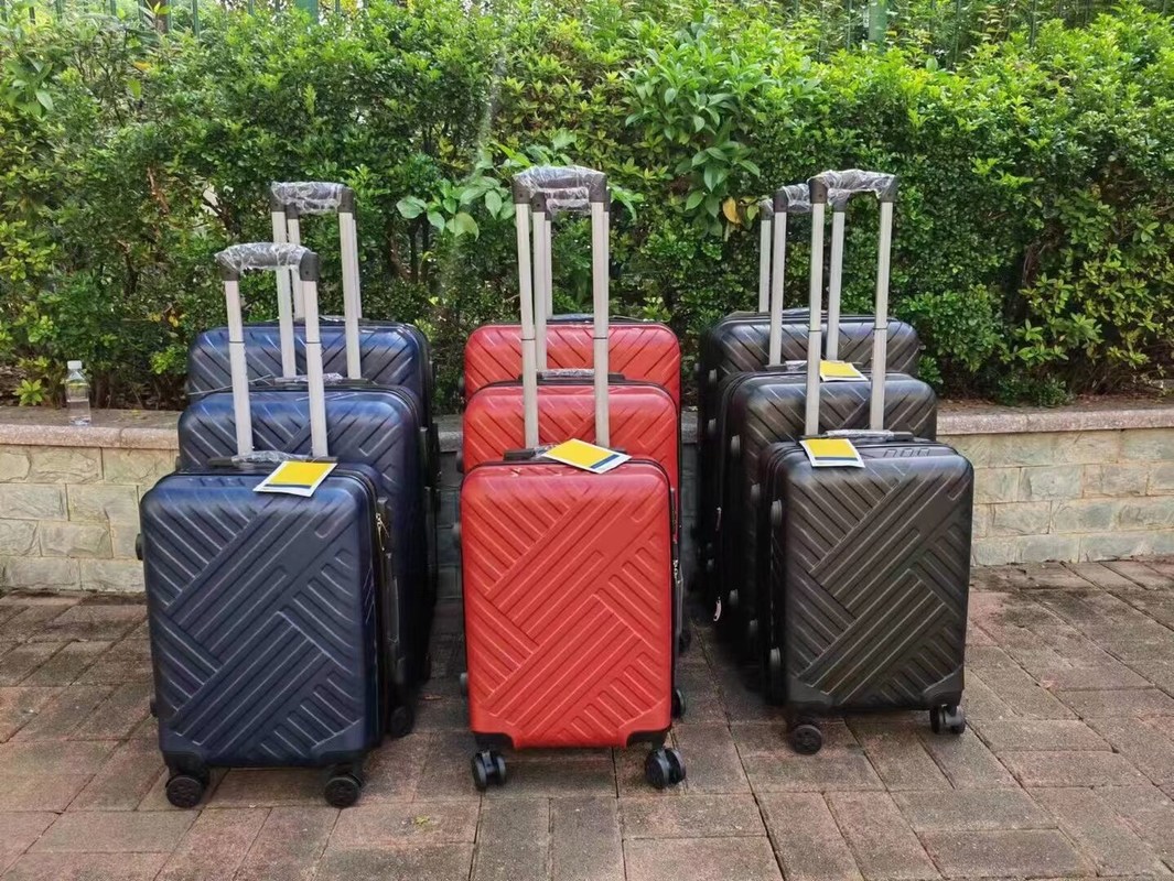 পাইকারি ABS পিসি স্যুটকেস ব্যাগ 4 চাকা 20 24 28 ইঞ্চি ভ্রমণ ব্যাগ ব্যাগ ট্রলিবাস স্যুটকেস