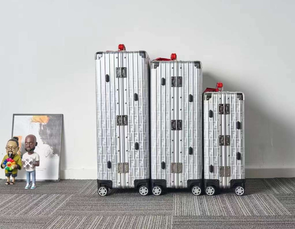 চাইনিজ অনলাইন মার্কেটস অল অ্যালুমিনিয়াম অ্যালোয় অরিজিনাল পরিধান প্রতিরোধী ভ্রমণ ট্রলিবাস কেস ব্র্যান্ড ভ্রমণ ব্যাগ সেট বিলাসিতা